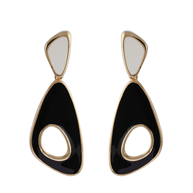 In-stock Trendy Black And White Drop Earrings$1.5~2.0