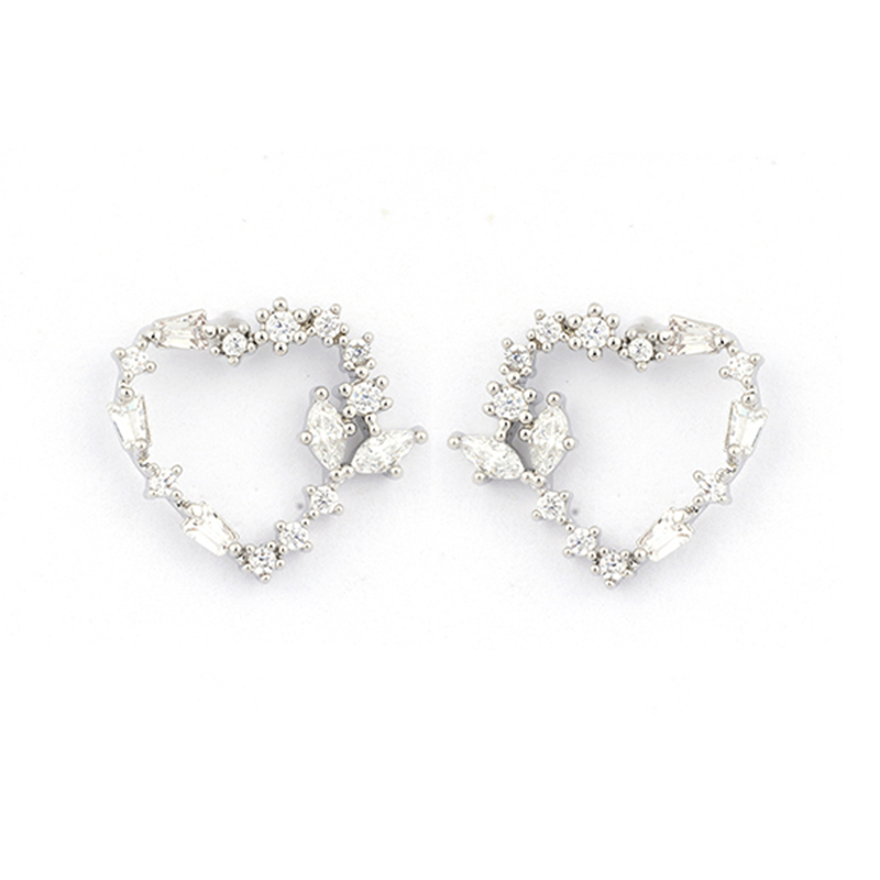 heart cubic zirconia stud earrings