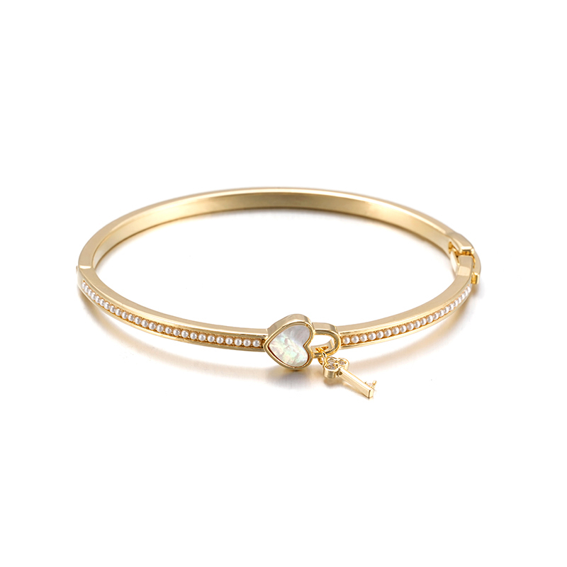Fashion styles Bangle with key and lock $3.8-$4.3