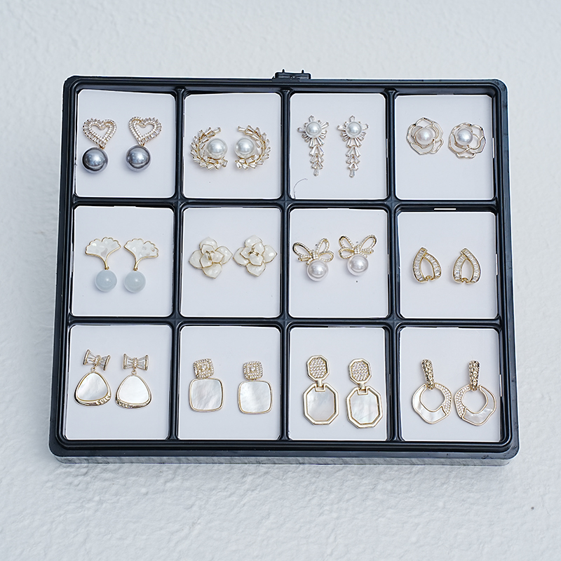 Earring in packing box wholesale BE018-4X3
