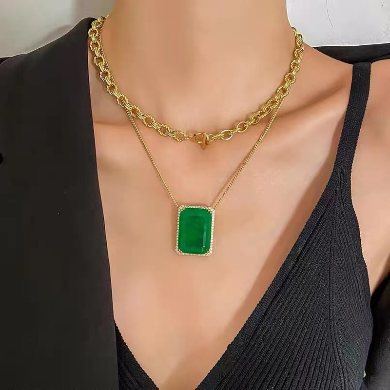 Folding Wear Chain With Emerald Pendant Necklace NTB022