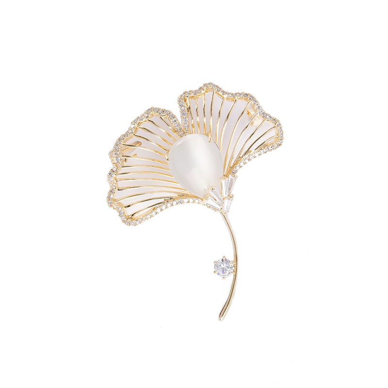 ginkgo leaf brooch $3.8-4.3