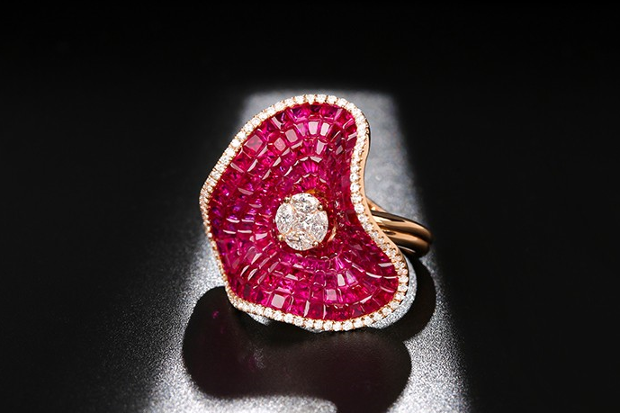 Ruby Inset Drill Ring RTB112