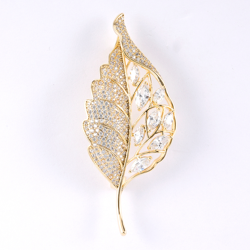 Golden Leaf Brooch $5.5-6.0