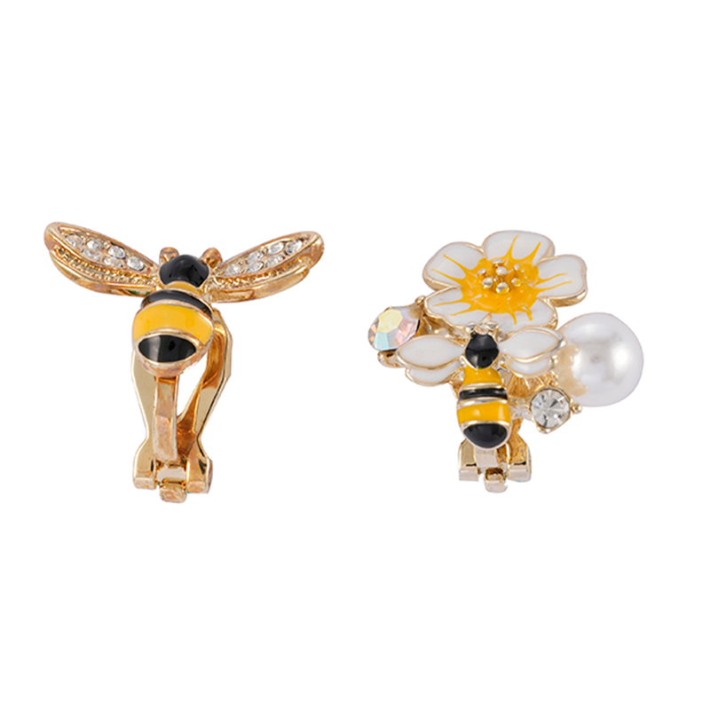 In-stock Little Bee with Flower Cz Earrings