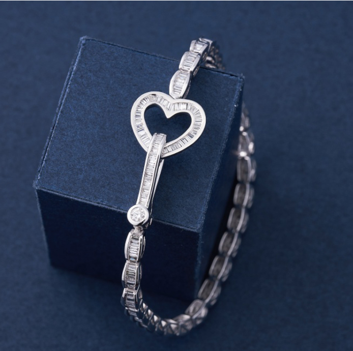 Heart-shaped Fully-jewelled Bracelet BTB009